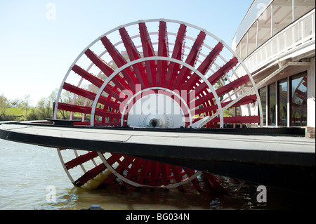 Schaufelrad auf Fähre Stockfoto