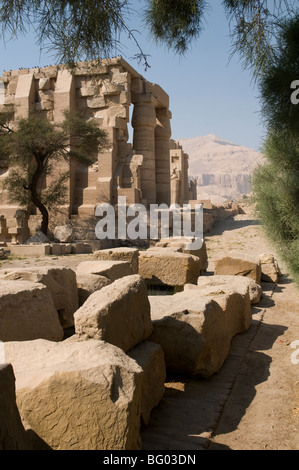 Ramesseum Ruinen am Westufer des Nils in der Nähe von Luxor Ägypten Stockfoto