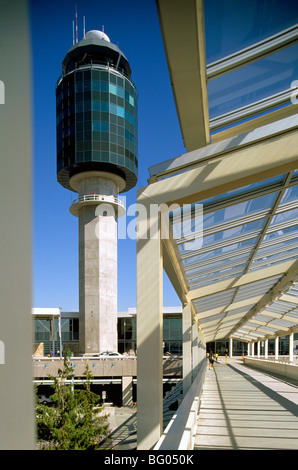 Internationalen Flughafen Vancouver, Richmond, BC, Britisch-Kolumbien, Kanada - Air Traffic Control Tower bei YVR Stockfoto