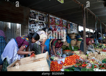 Mercado Central der kommunalen Hauptmarkt in Antigua Guatemala. Stockfoto