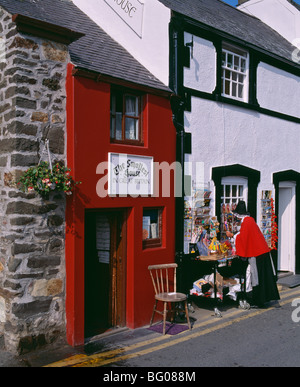 Das kleinste Haus in Großbritannien, am Kai in Conwy, misst 1,8 m breit und 3m hoch, Conwy, Gwynedd, Wales, Vereinigtes Königreich