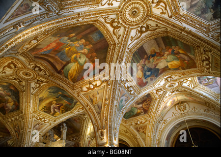 Spainsih Barock Sytle Kapelle Dach der Kathedrale Amalfi, Italien Stockfoto