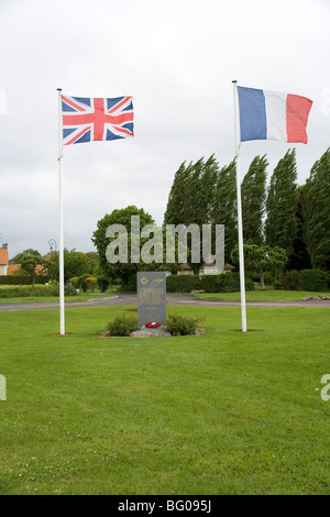 Denkmal für das neunte Bataillon Fallschirmjäger-Regiment an der Batterie Merville, Normandie am D-Day, 6. Juni 1944 festgenommen Stockfoto