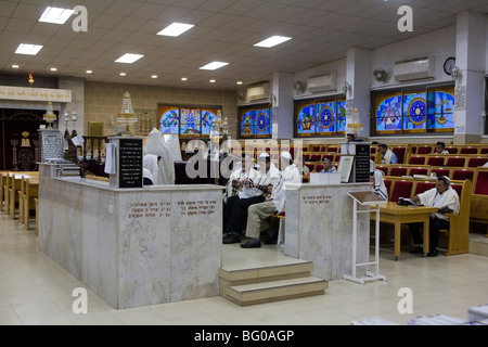 Israel, Tel Aviv, Beit Daniel, Tel Avivs erste Reform Synagoge während des Gottesdienstes Stockfoto