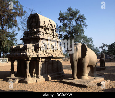 Fünf Rathas, stammt aus dem späten 7. Jahrhundert, Mahabalipuram, Kancheepuram Bezirk, Tamil Nadu, Indien Stockfoto