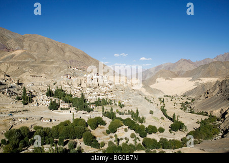 Blick auf Gästehaus Kloster und Dorf, Ladakh, indischen Himalaya. Stockfoto