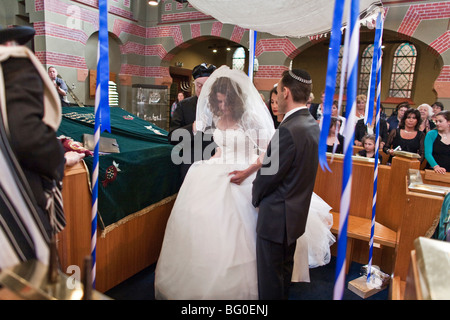 Niederlande. Groningen. Jüdische Hochzeit von Michael und Natasja Frank in der Synagoge von Groningen. Stockfoto