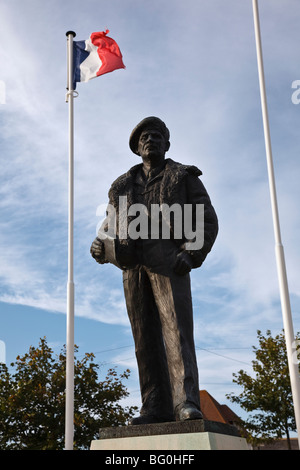 Statue von Field Marshall Viscount Montgomery von Alamein (Monty) Colleville-Montgomery-Plage in der Nähe von Ouistreham, Normandie, Frankreich Stockfoto