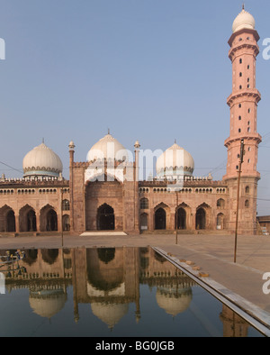 Taj-Ul-Masjid, die größte Moschee in Bhopal und drittgrößte in der Welt, Bhopal, Madhya Pradesh Zustand, Indien, Asien Stockfoto