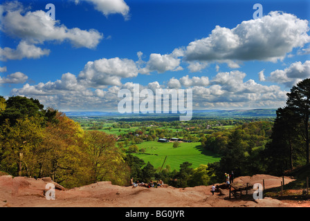 Alderley Edge in Cheshire, mit Blick auf die Cheshire Plain Stockfoto