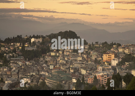 Ansicht der Stadt Zentrum, Darjeeling, Westbengalen, Indien, Asien Stockfoto