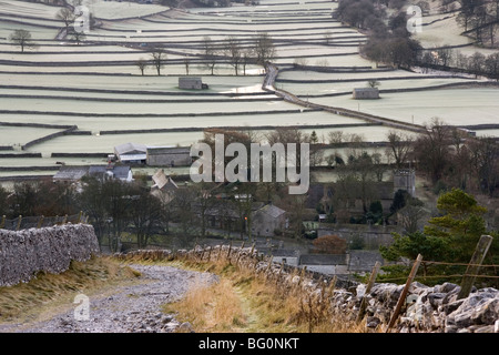 Die Aussicht vom Cam Kopf, Kettlewell im oberen Wharfedale, Yorkshire Dales National Park, North Yorkshire, UK Stockfoto