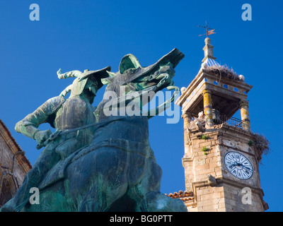 Reiterstatue von Francisco Pizarro in der Plaza Mayor, Caceres, Trujillo, Extremadura, Spanien Stockfoto