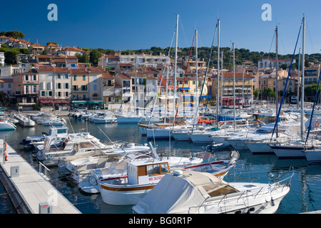 Blick über den Hafen von Cassis, Bouches-du-Rhône, Provence, Cote d ' Azur, Frankreich, Europa Stockfoto