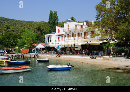 Kleinen Fischerhafen von Agnontas, Skopelos, Sporaden, griechische Inseln, Griechenland, Europa Stockfoto