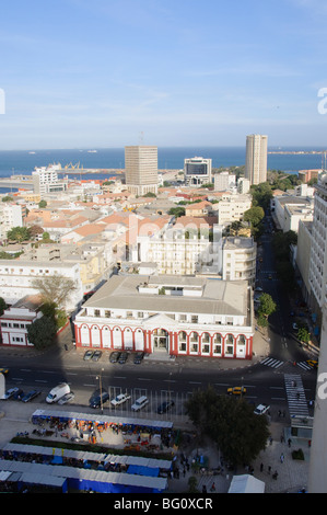 Platz der Unabhängigkeit im Vordergrund, Dakar, Senegal, Westafrika, Afrika Stockfoto