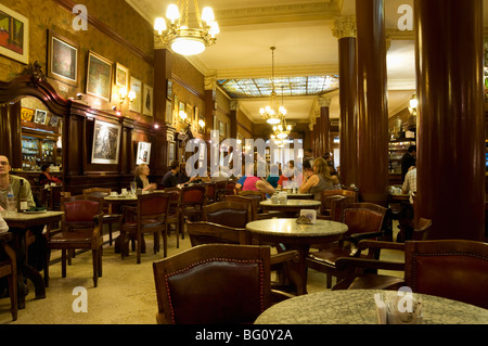 Cafe Tortoni, befindet sich eine berühmte Tango-Café-Restaurant auf der Avenue de Mayo, Buenos Aires, Argentinien, Südamerika Stockfoto