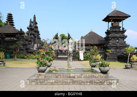 Pura Goa Lawah Tempel in Bali, auch bekannt als Fledermaus Höhle Tempel wegen der Tausende von Fledermäusen, die dort leben. Stockfoto