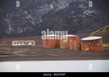 Bleibt der alten Walfang-Station, Antarktis, Deception Island, Süd-Shetland-Inseln. Polarregionen Stockfoto