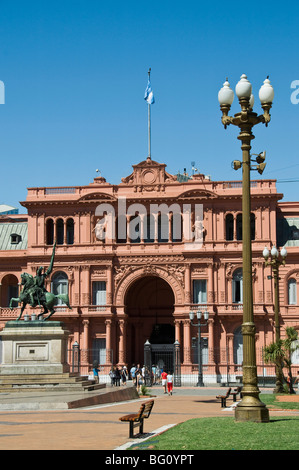 Casa Rosada (Präsidentenpalast) wo Juan Peron auf dieser zentralen Balkon, Plaza de Mayo, Buenos Aires, Argentinien erschien Stockfoto