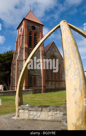 Kathedrale und Whale Bone Arch, Port Stanley, Falkland-Inseln, Südamerika Stockfoto