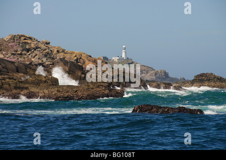 Runde Insel mit Leuchtturm, Isles of Scilly, Cornwall, Vereinigtes Königreich, Europa Stockfoto