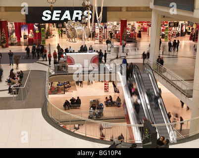 Sears Stroe in Toronto Eaton Centre in der Weihnachtszeit Urlaub Saison 2009. Toronto, Ontario, Kanada. Stockfoto