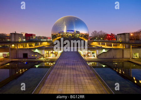 LA GEODE, PARC DE LA VILLETTE, PARIS Stockfoto