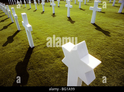 Steinernen Grabsteinen (Grabsteine) auf dem Friedhof der Vereinten Nationen für Korea-Krieg tot in Busan (Pusan), Südkorea Stockfoto