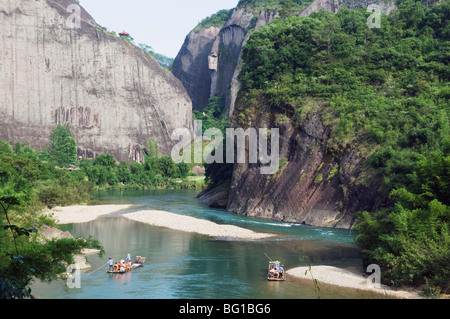 Bambus-River-rafting auf Tianyou Feng Heavenly Tour Höhepunkt in Mount Wuyi National Park, UNESCO, Provinz Fujian, China, Asien Stockfoto