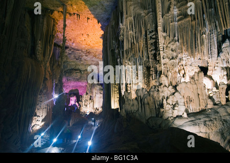 Zhijin Höhle, die größte in China bei 10 km lang und 150 hoch, Provinz Guizhou, China, Asien Stockfoto