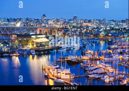 Boote auf Granville Island, False Creek Hafen, Vancouver, Britisch-Kolumbien, Kanada, Nordamerika Stockfoto