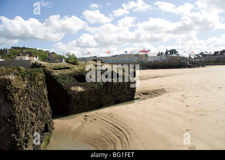 Überreste der Mulberry-Hafen und der 6. Juni 1944 Museum Arromanches, Normandie, Frankreich Stockfoto