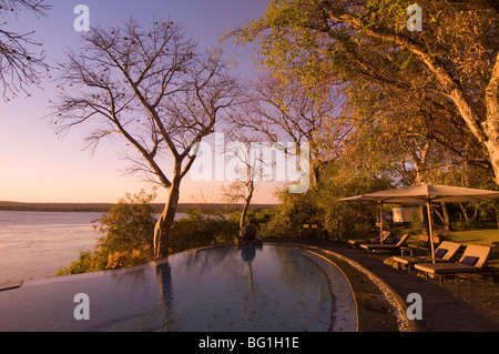 Der River Club Lodge, Sonnenuntergang am Zambesi River, Sambia, Afrika Stockfoto