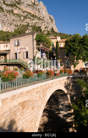 Moustiers-Sainte-Marie, Alpes-de-Haute-Provence, Provence, Frankreich, Europa Stockfoto