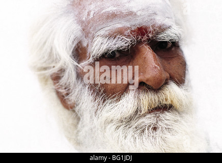 Porträt einer alten Hindu Mann in Kanchipuram, Indien Stockfoto