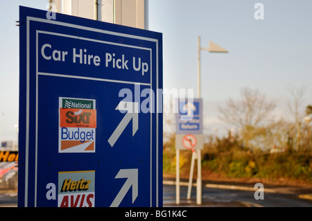 Mietwagen abholen Zeichen Stockfoto