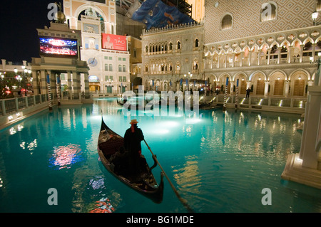 Gondelfahrt in The Venetian Hotel & Casino, Las Vegas, Nevada, USA Stockfoto