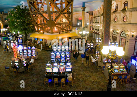 Innere des Paris Las Vegas Casino, Las Vegas, Nevada, USA Stockfoto