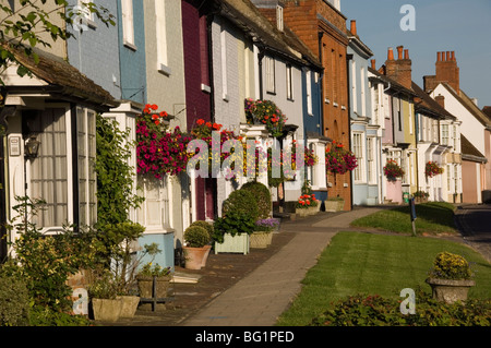 Reihe von Pastell gefärbt Landhäuser, Alresford, Hampshire, England, Vereinigtes Königreich, Europa Stockfoto