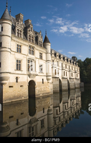 Chateau de Chenonceau spiegelt sich in den Fluss Cher, Indre-et-Loire, Pays De La Loire, Frankreich, Europa Stockfoto