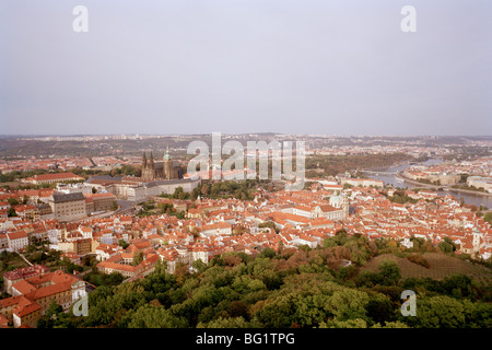 Welt zu reisen. Blick über Mala Strana Kleinseite in der alten Stadt Prag in der Tschechischen Republik in Osteuropa. Kulturgeschichte Stockfoto