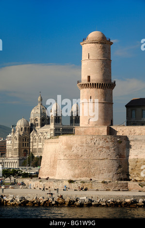 Atelier-Turm oder Tourette, Fort Saint Jean & Kathedrale De La Nouvelle Major, alten Hafen, Marseille oder Marseille, Provence, Frankreich Stockfoto