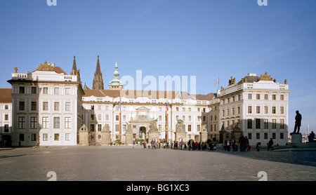 Welt zu reisen. Prager Burg Hradschin-Platz in der alten Stadt Prag in der Tschechischen Republik in Osteuropa. Kultur-Geschichte-Fernweh Stockfoto