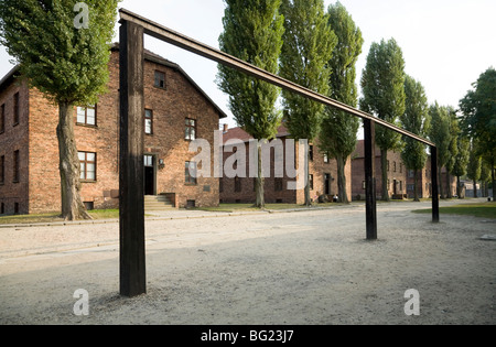 Der Galgen-Schiene, wo Gefangene gehängt / durch das SS-Auschwitz gehängt wurden. Polen. Stockfoto