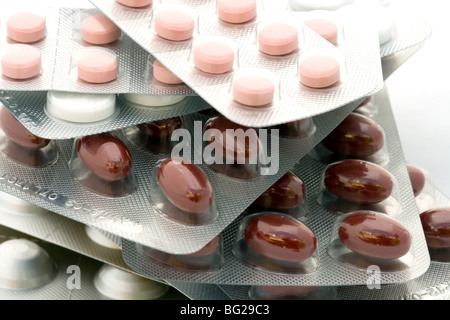 Unordentlichen Haufen von Medizin Blister - Nahaufnahme Stockfoto