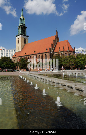 Berlin. Deutschland. St.-Marienkirche-Karl-Liebknecht-Straße. Stockfoto