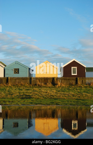 Sehr farbenfrohe Strandhütten in Southwold, Suffolk Stockfoto