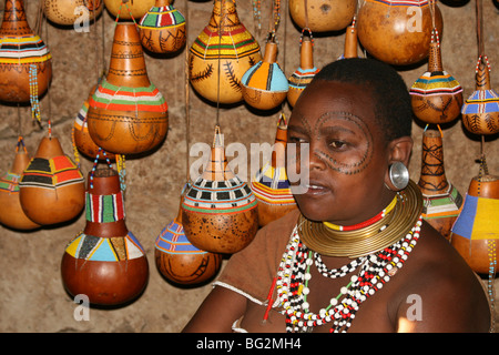 Afrika, Tansania, Mitglieder der datoga Stamm Frau Schönheit Schrammen können um die Augen gesehen werden, Stockfoto