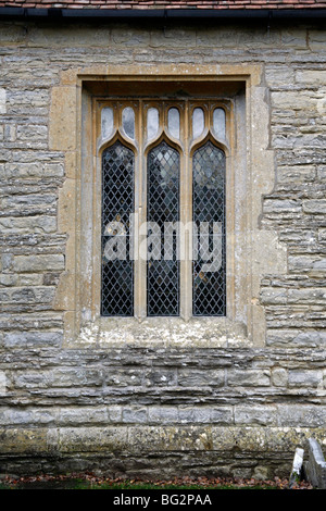 Wixford Kirche, St. Milburga Süden Kapelle Fenster 14. Jahrhundert senkrecht englische Gotik gewidmet Stockfoto